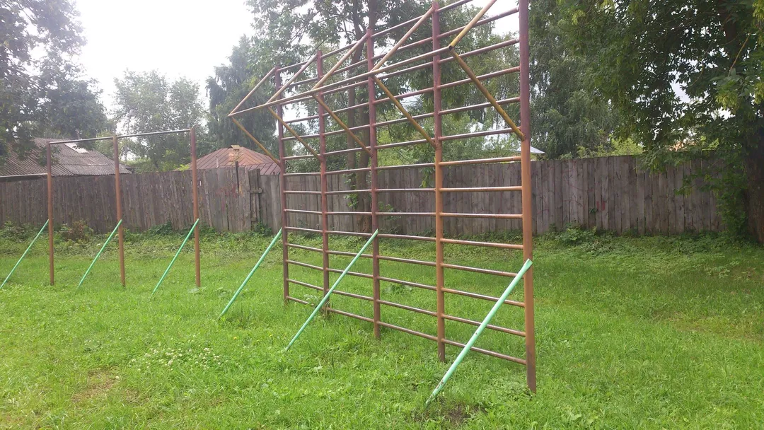 Турнік на майданчику Calisthenics Park at Интернациональная улица, Шацк – фото 1 з 4