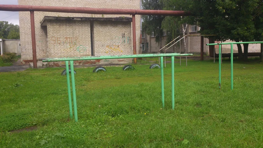 Рукохід на майданчику Calisthenics Park at Интернациональная улица, Шацк – фото 3 з 4