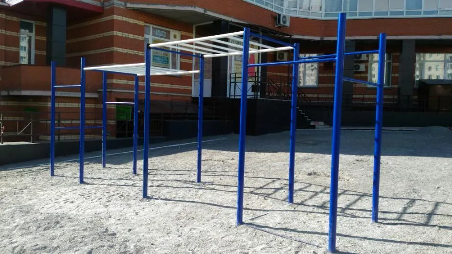 Bare paralele la Calisthenics Park at улица Высоцкого, городской округ Новосибирск #wp2453 – fotografia 2 din 3