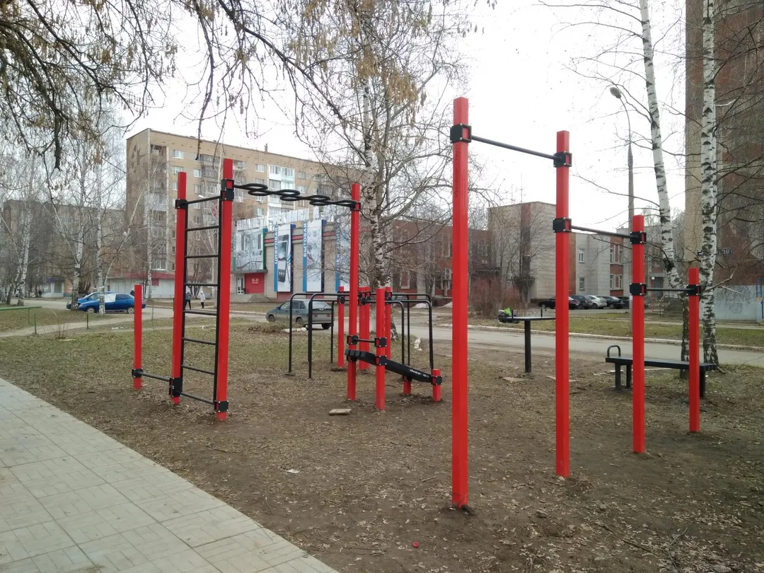Abs Bench at Calisthenics Park at Клубная улица, городской округ Ижевск – photo 4 of 4