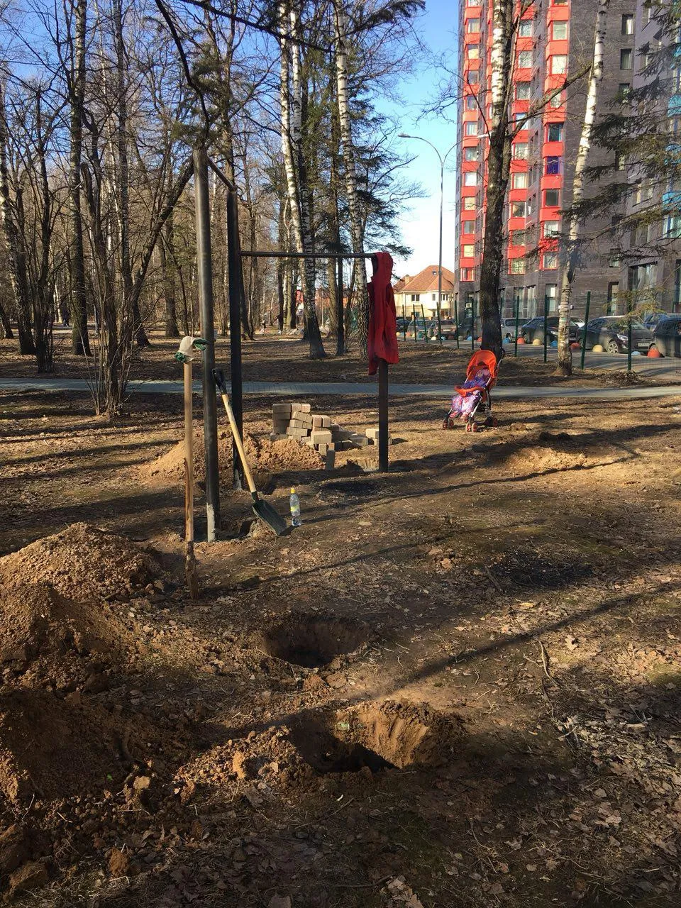 Bauchbank bei Calisthenics Park at Лесная улица, Подолино – Foto 3 von 6