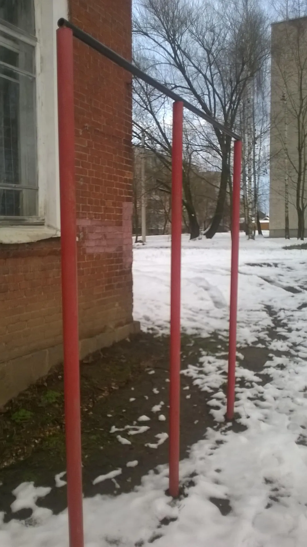 Sbarra per trazioni presso Calisthenics Park at Борец, Торжок – foto 5 di 11