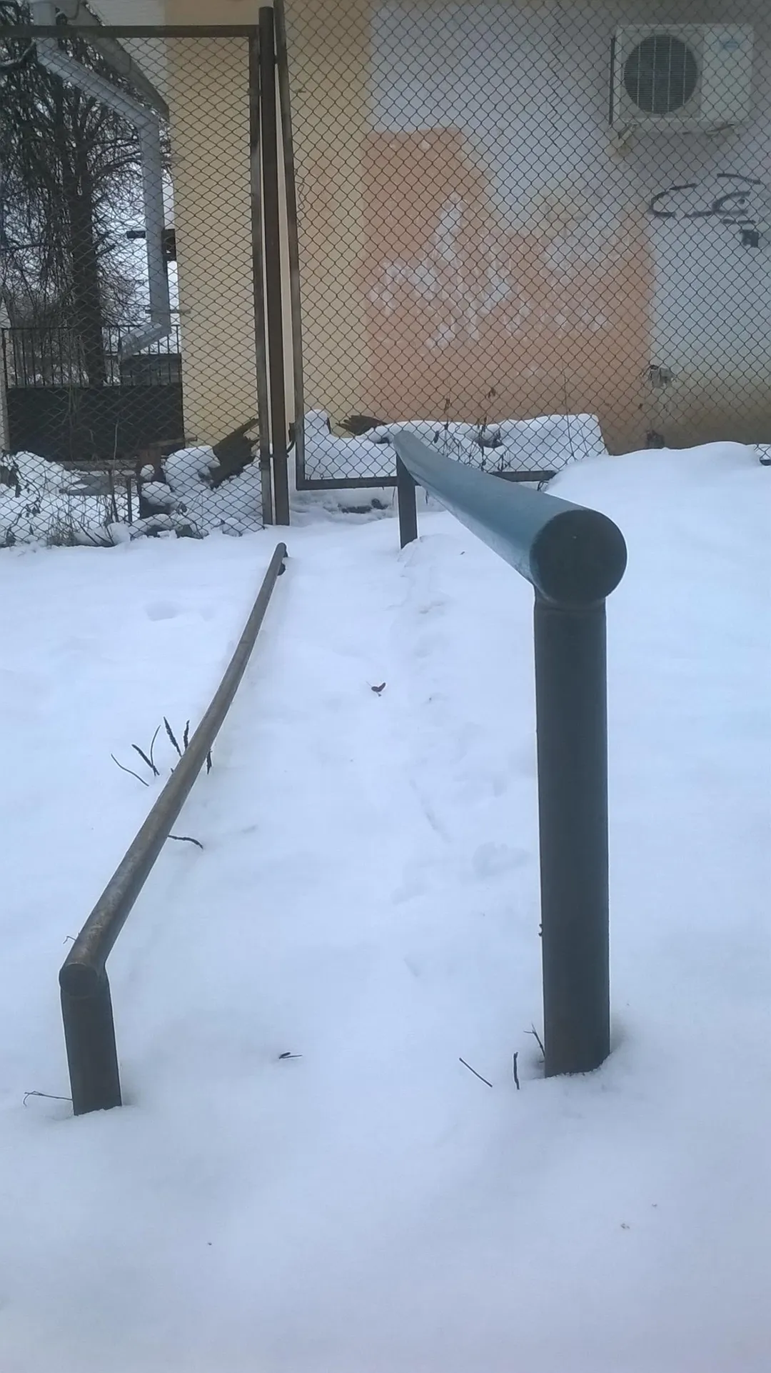 Parallele basse presso Calisthenics Park at Борец, Торжок – foto 11 di 11