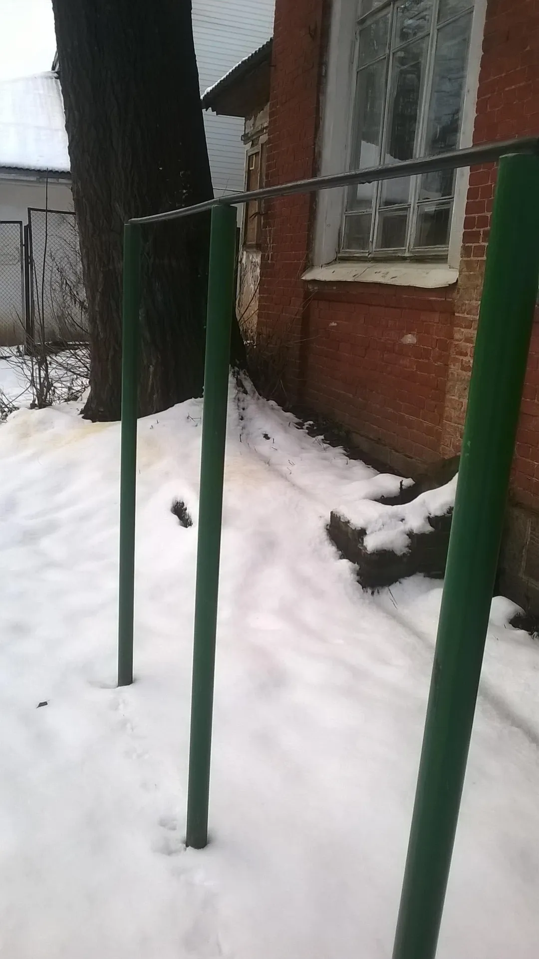 Parallele basse presso Calisthenics Park at Борец, Торжок – foto 3 di 11
