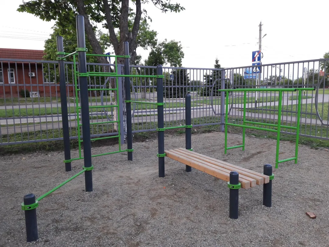 Parallel Gym Bars at Calisthenics Park at Октябрьская улица, Кореновск – photo 2 of 6