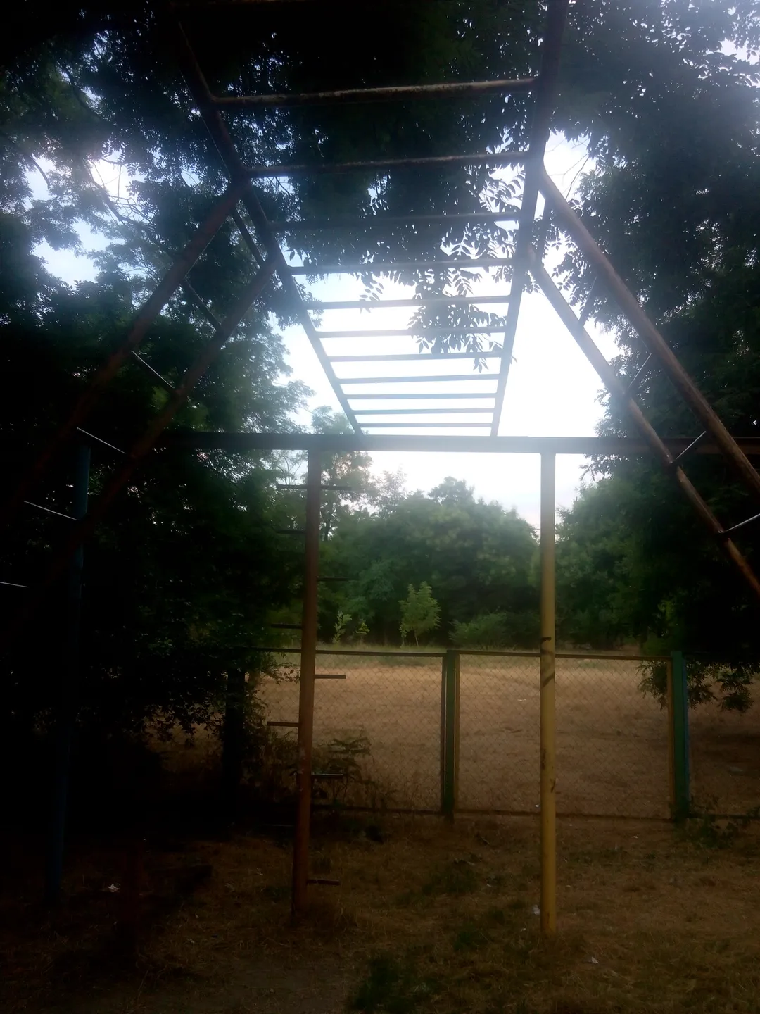 Barra de Dominadas en Calisthenics Park at Кордонний провулок, Одеса – foto 1 de 3