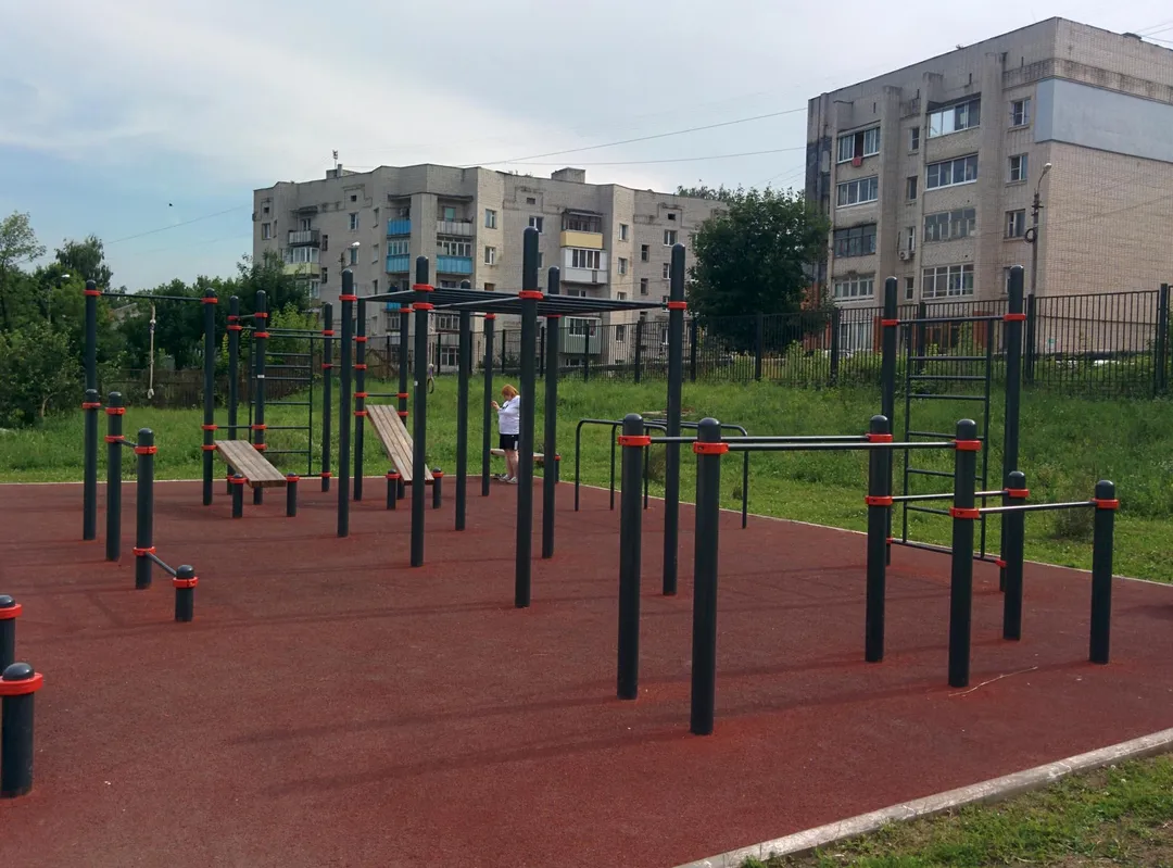 Pull Up Bar at Calisthenics Park at улица Генерала Горшкова, Тула – photo 1 of 5