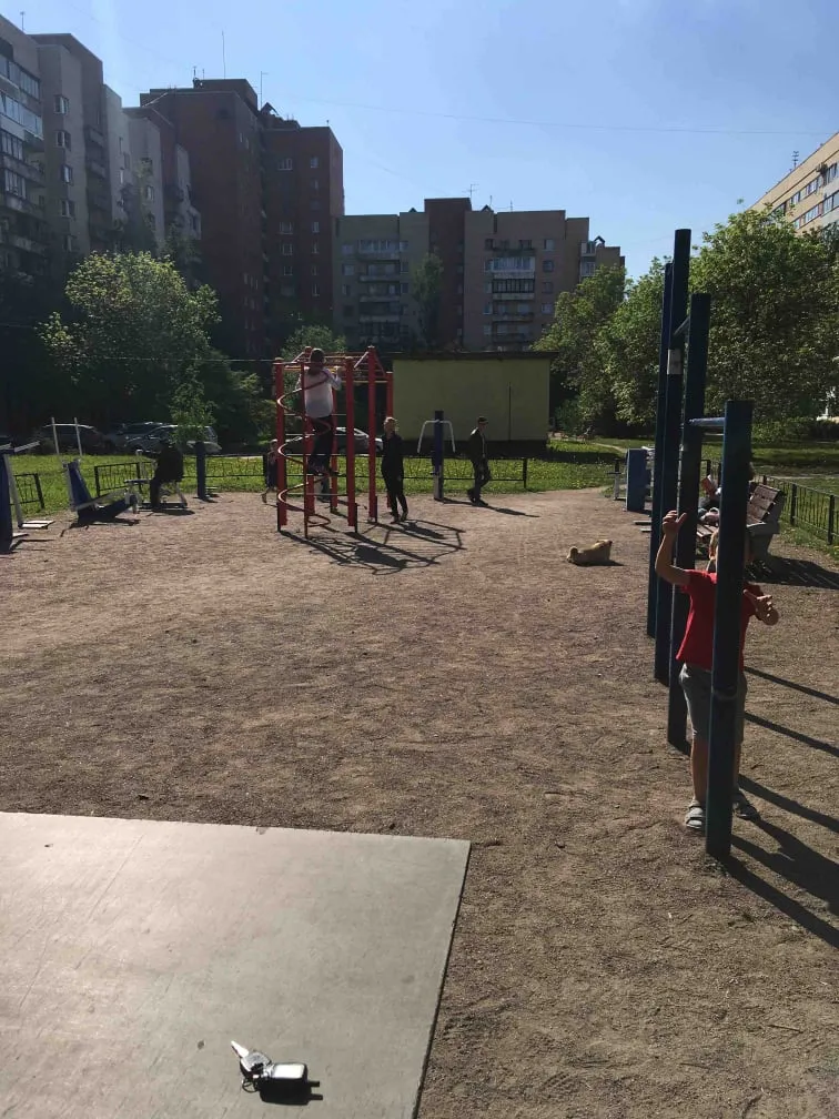 Sbarra per trazioni presso Calisthenics Park at Ленинский проспект, Санкт-Петербург #wp2486 – foto 1 di 1