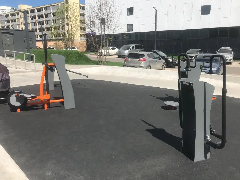 Sbarra per trazioni presso Calisthenics Park at улица Газопровод, Москва – foto 1 di 3