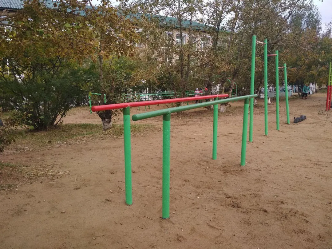 Parallele basse presso Calisthenics Park at Белорусская улица, Чита – foto 6 di 6