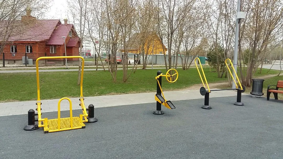 Simulator de schi fond la Calisthenics Park at улица Марьинский Парк, Москва #wp2501 – fotografia 8 din 13