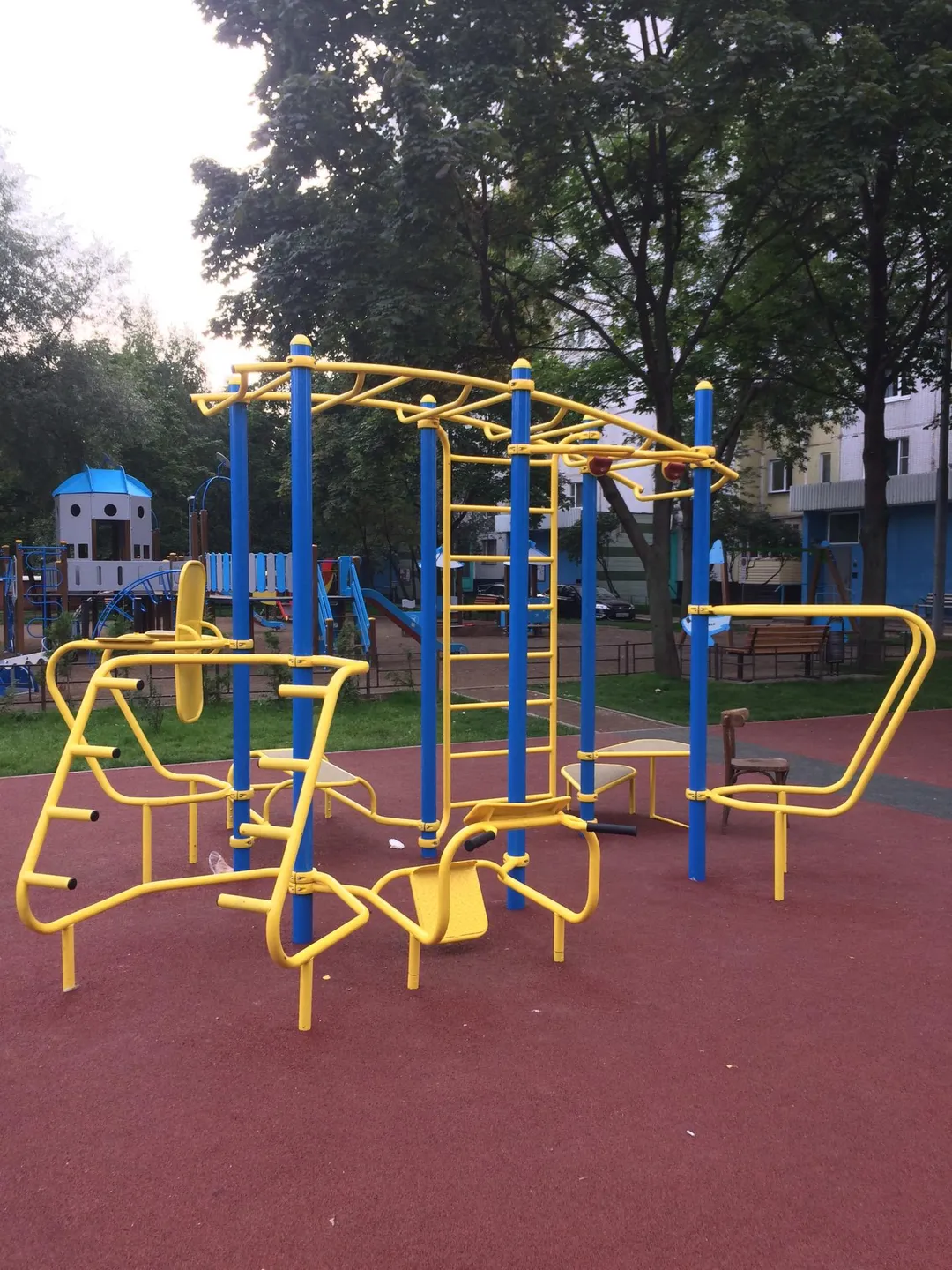 Sprossenwand bei Calisthenics Park at Лебедянская улица, Москва – Foto 4 von 5