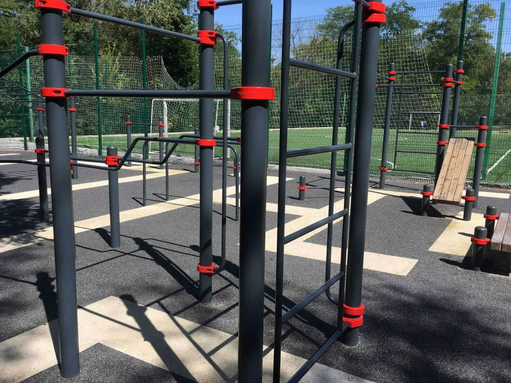 Bară de tracțiuni la Calisthenics Park at улица Цезаря Куникова, Ростов-на-Дону – fotografia 1 din 4