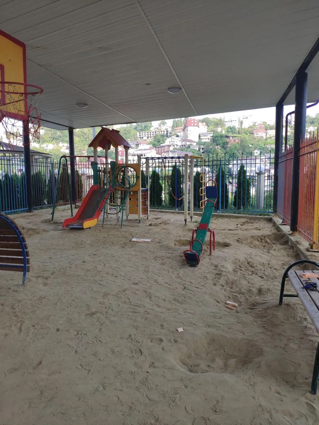 Sbarra per trazioni presso Calisthenics Park at улица Лысая Гора, Сочи – foto 1 di 4