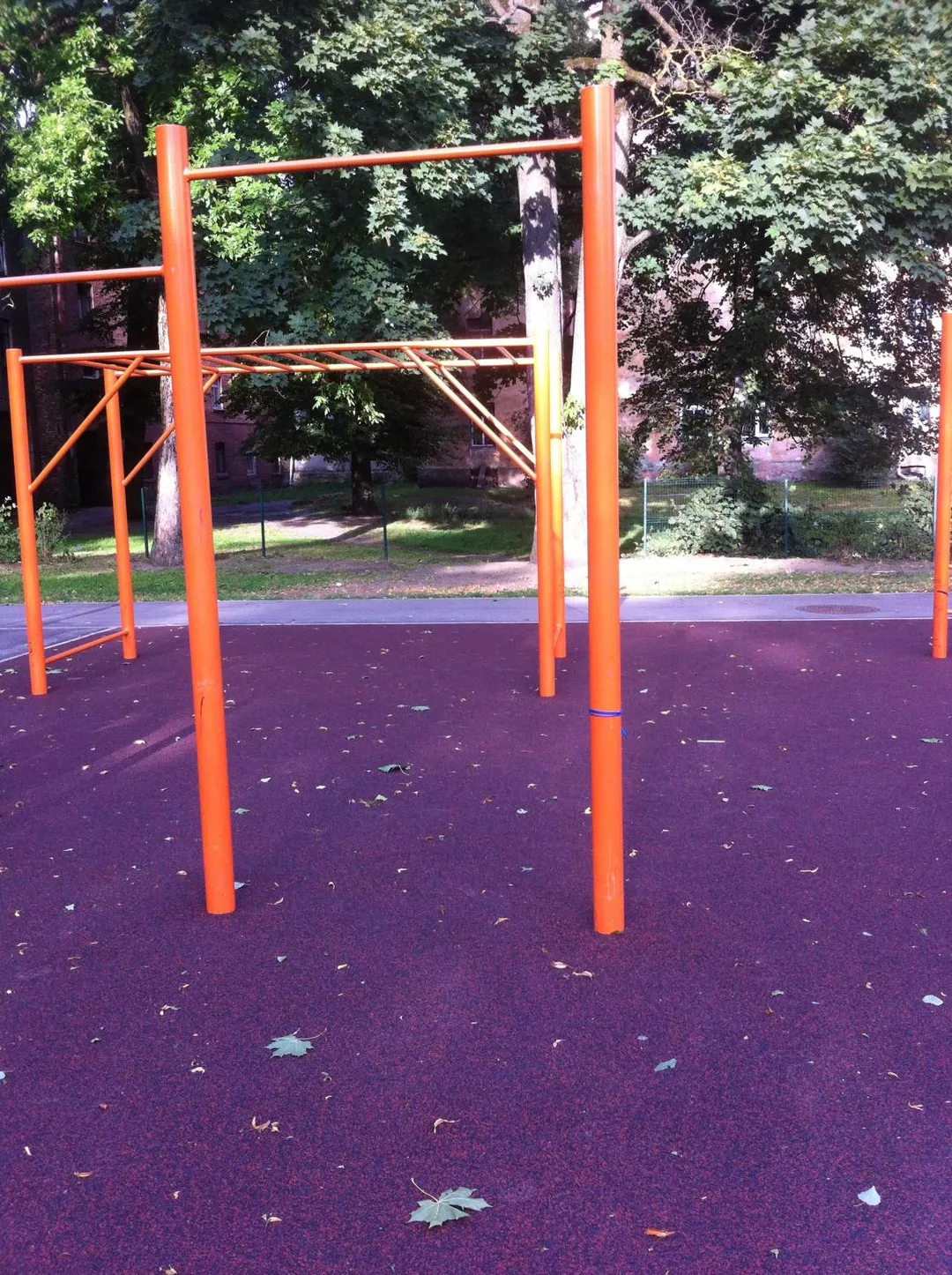 Parallele presso Calisthenics Park at Kalupes iela, Rīga – foto 2 di 2