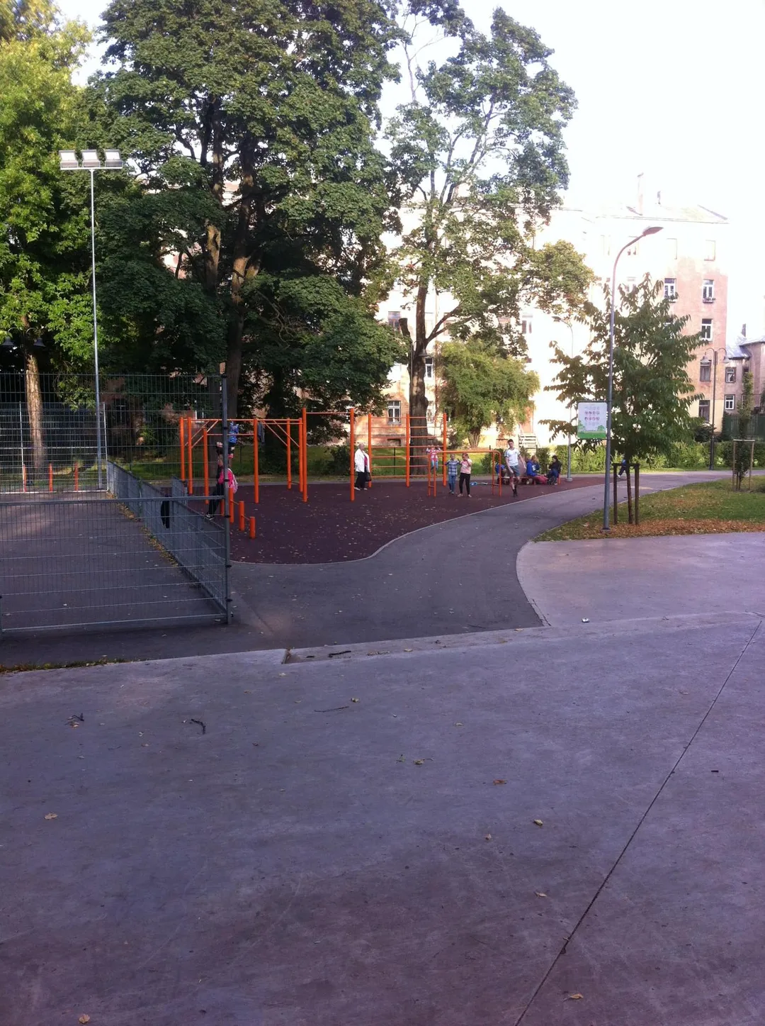 Sbarra per trazioni presso Calisthenics Park at Kalupes iela, Rīga – foto 1 di 2