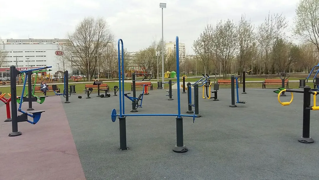 Бруси на майданчику Calisthenics Park at улица Марьинский Парк, Москва #wp2531 – фото 10 з 10