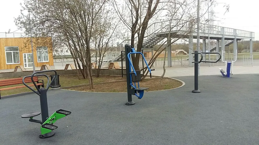 Упори для віджимань на майданчику Calisthenics Park at улица Марьинский Парк, Москва #wp2531 – фото 9 з 10