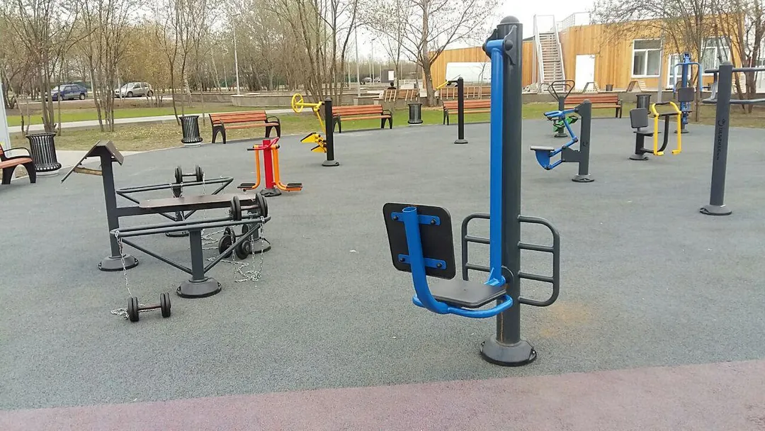 Лавка для преса на майданчику Calisthenics Park at улица Марьинский Парк, Москва #wp2531 – фото 7 з 10