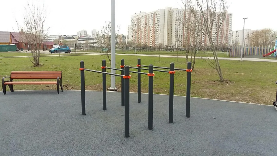 Бруси на майданчику Calisthenics Park at улица Марьинский Парк, Москва #wp2531 – фото 3 з 10