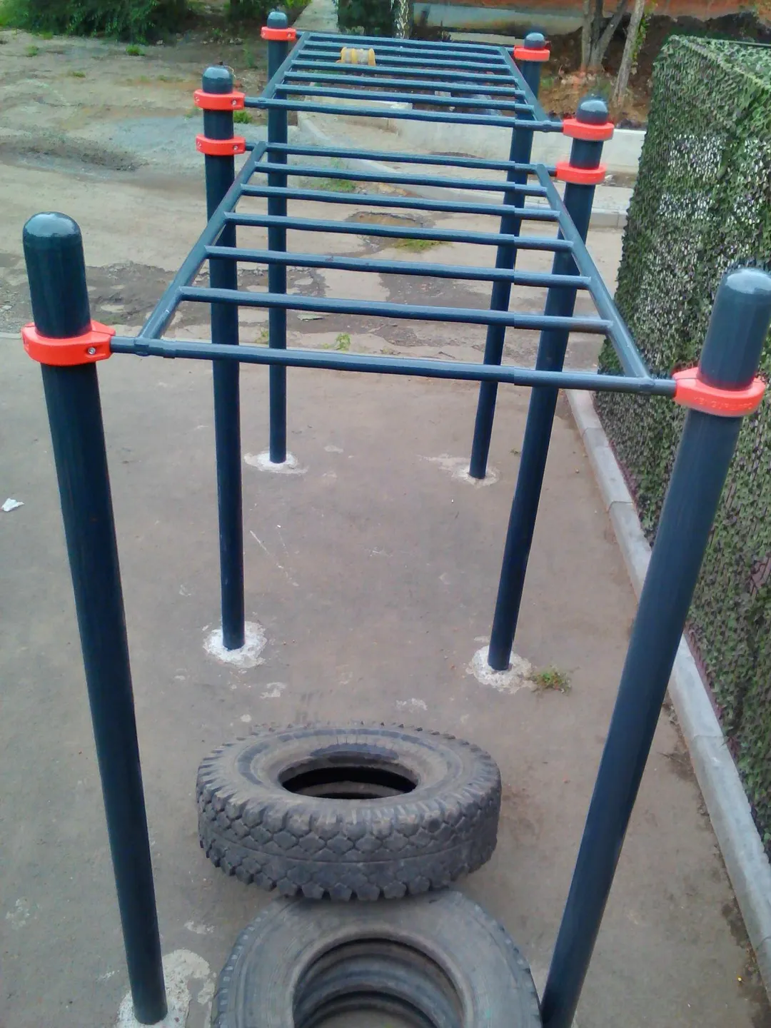 Bară de tracțiuni la Calisthenics Park at Комсомольская улица, Кемерово – fotografia 1 din 2