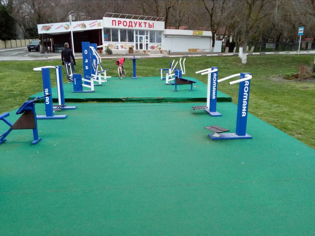 Скамья для пресса на площадке Calisthenics Park at улица Мира, Кабардинка – фото 3 из 3