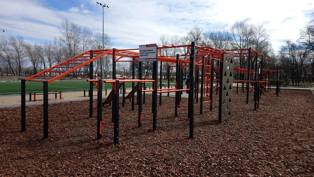 Рукоход на площадке Calisthenics Park at Оболонська набережна, Київ #wp2558 – фото 3 из 7