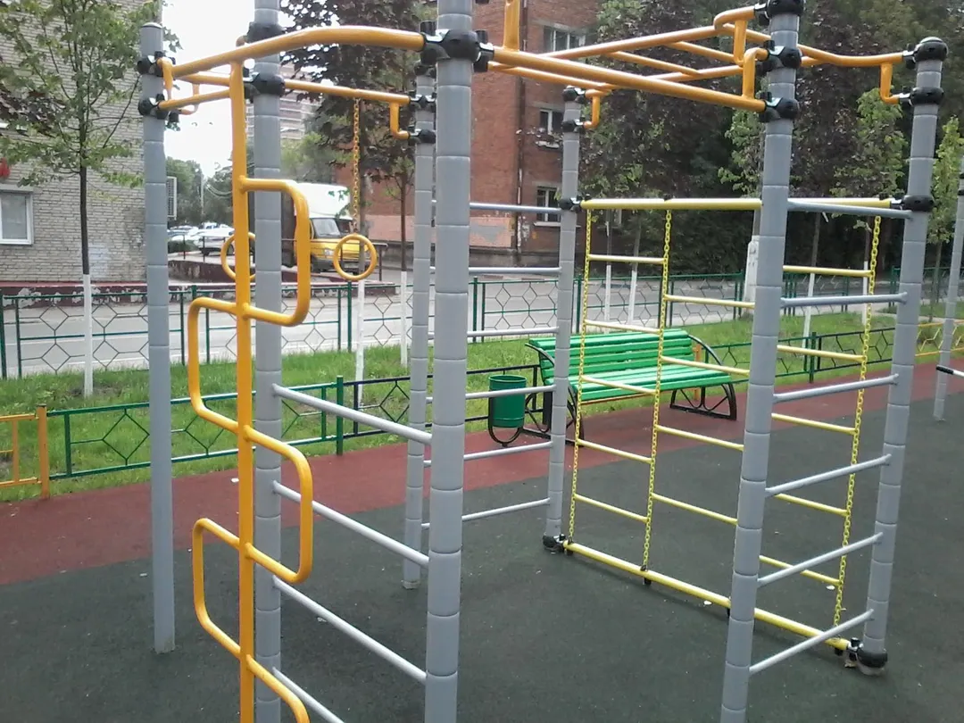 Espalier à Calisthenics Park at Школьная улица, Ивантеевка – photo 4 sur 15