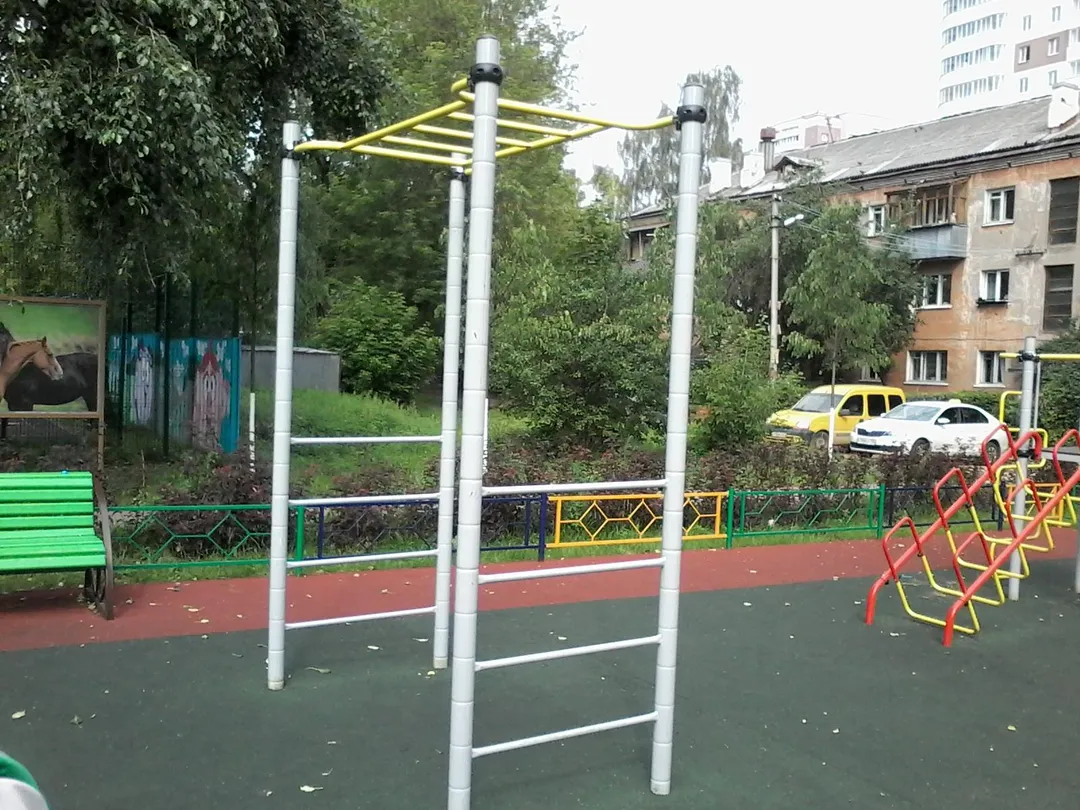 Espalier à Calisthenics Park at Школьная улица, Ивантеевка – photo 12 sur 15