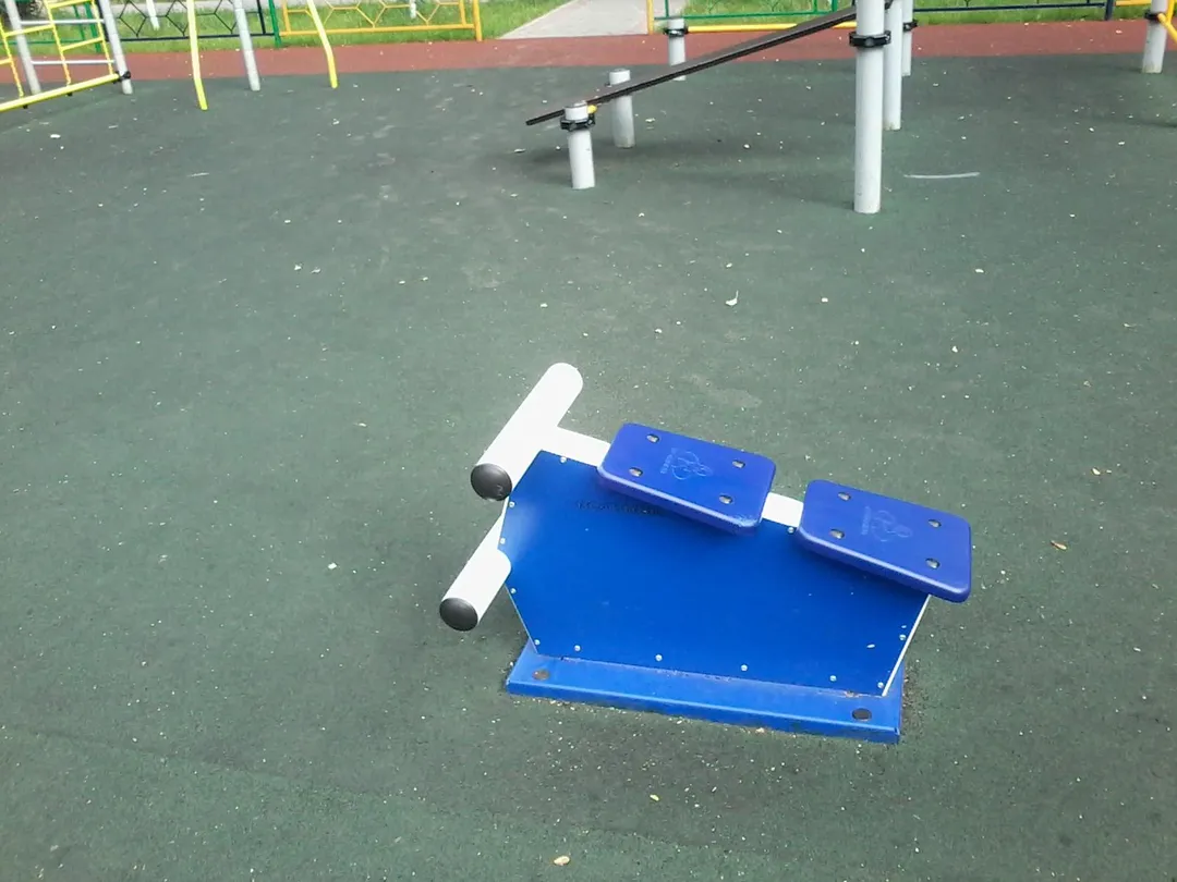 Barre de pompes à Calisthenics Park at Школьная улица, Ивантеевка – photo 6 sur 15