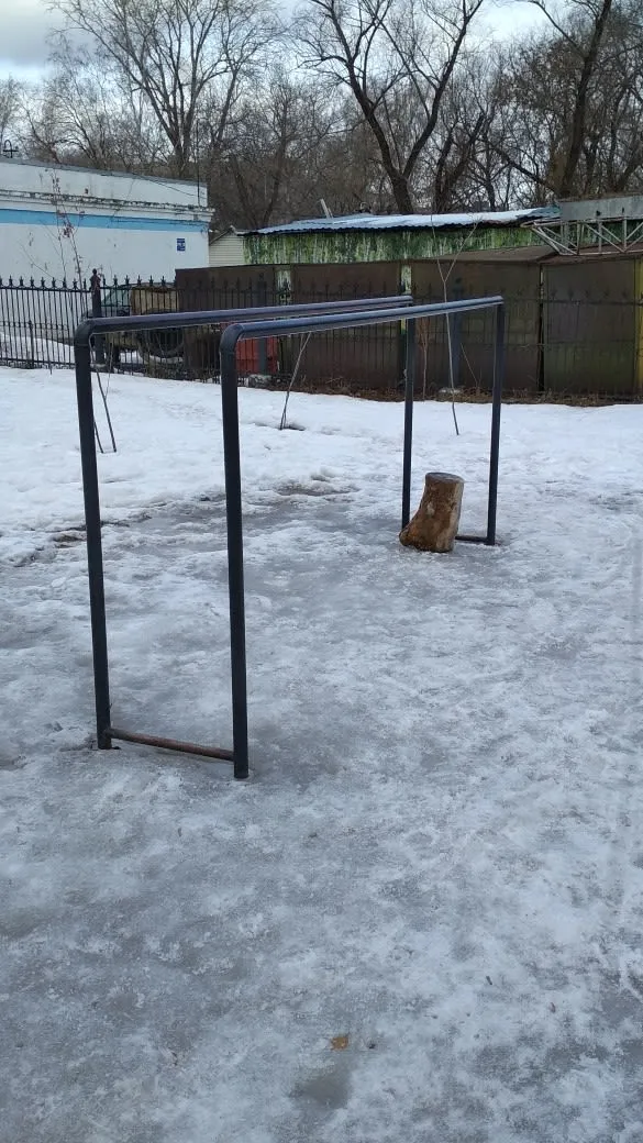 Брусья на площадке Calisthenics Park at аллея Мира, Челябинск #wp2564 – фото 2 из 5
