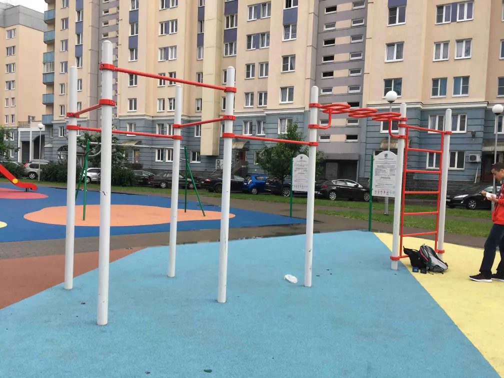 Spalliera presso Calisthenics Park at улица Маршала Захарова, Санкт-Петербург – foto 4 di 4