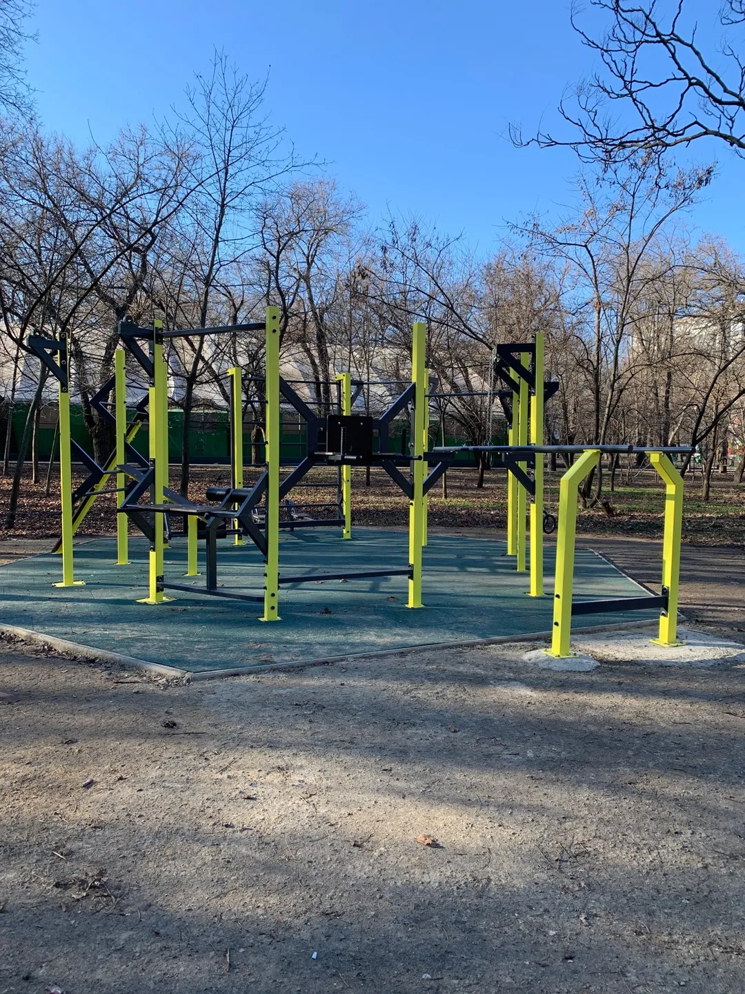 Sbarra per trazioni presso Calisthenics Park at 2-й Артилерійський провулок, Одеса – foto 1 di 2