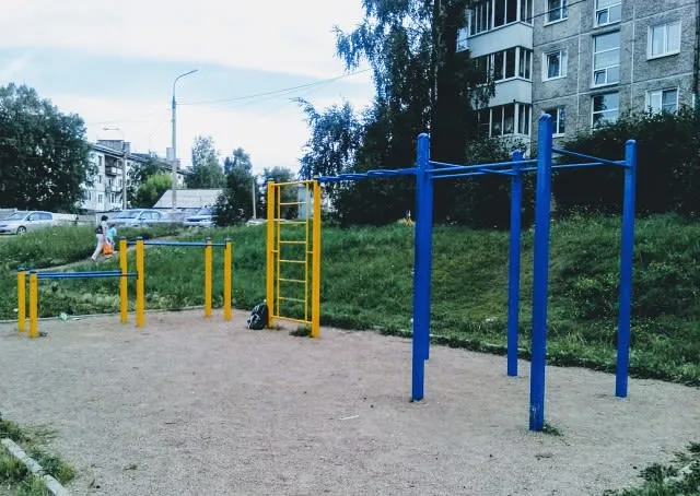 Barren bei Outdoor Gym in Приморский микрорайон, Иркутск – Foto 2 von 6