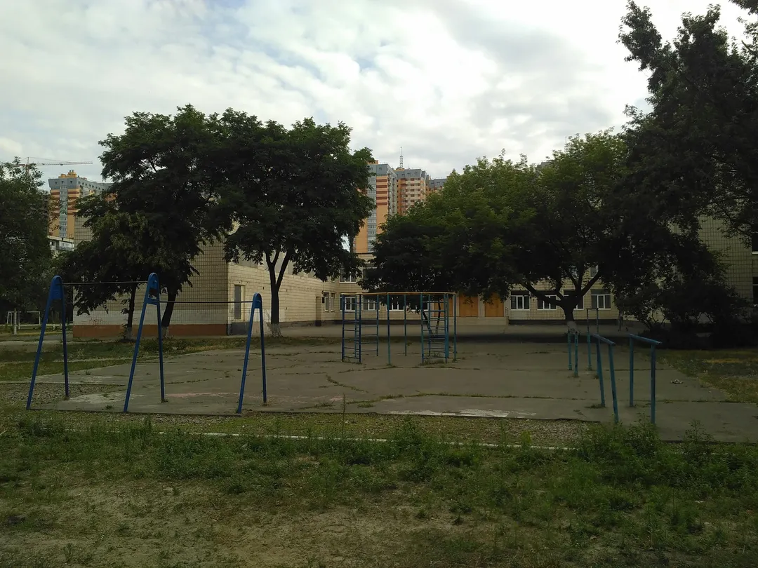 Bară de tracțiuni la Calisthenics Park at проспект Дмитра Павличка, Київ – fotografia 1 din 1