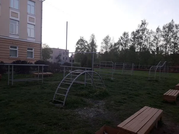 Parallele presso Calisthenics Park at улица Петрова, Дно – foto 2 di 5