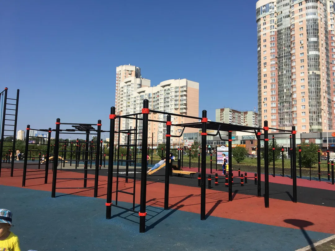 Pull Up Bar at Calisthenics Park at улица Юлиуса Фучика, Екатеринбург #wp2596 – photo 1 of 2