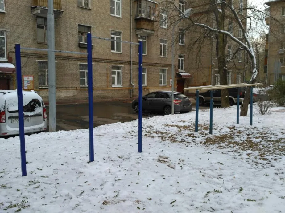Barre de traction à Calisthenics Park at Перовская улица, Москва #wp2600 – photo 1 sur 1