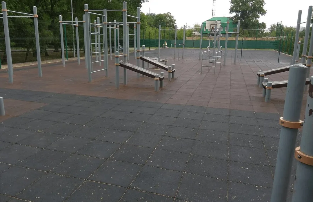Hangelstange bei Calisthenics Park at улица Мира, Белореченск – Foto 5 von 5