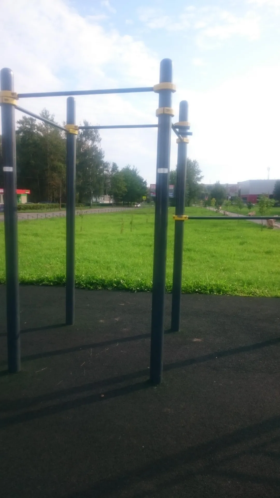 Бруси на майданчику Calisthenics Park at проезд имени Бойцов 4-й Армии, Тихвин – фото 7 з 7