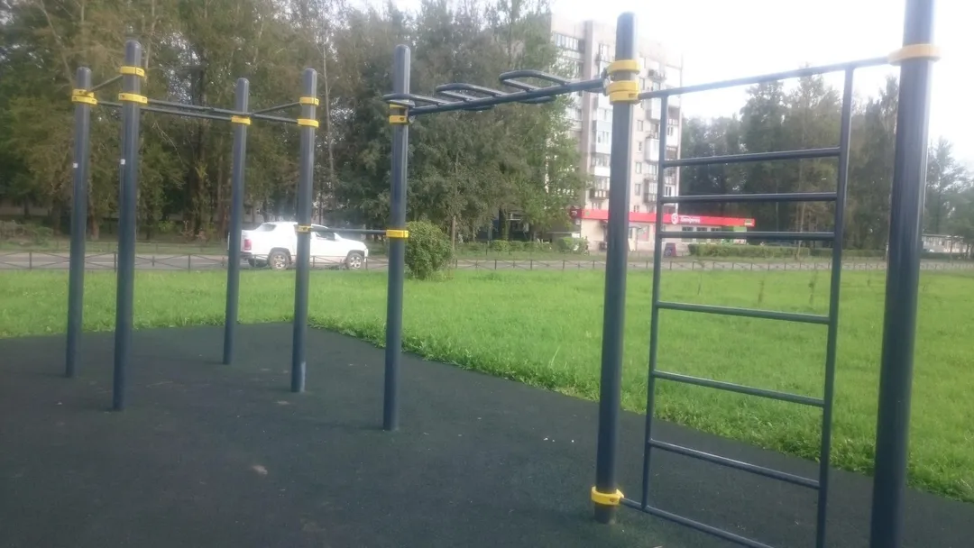 Турнік на майданчику Calisthenics Park at проезд имени Бойцов 4-й Армии, Тихвин – фото 1 з 7