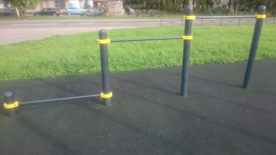 Упори для віджимань на майданчику Calisthenics Park at проезд имени Бойцов 4-й Армии, Тихвин – фото 5 з 7