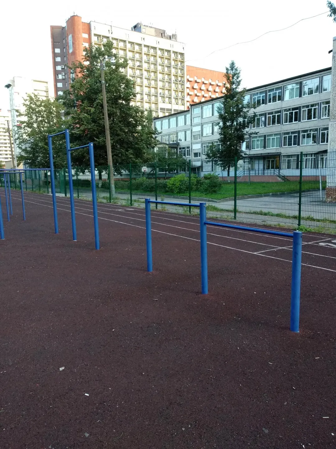 Spalliera presso Calisthenics Park at улица Буренина, Санкт-Петербург – foto 3 di 4