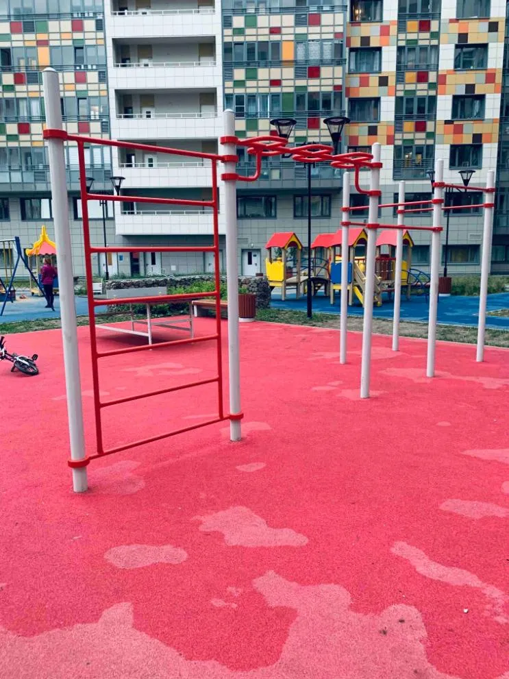 Barre de traction à Calisthenics Park at Среднерогатская улица, Санкт-Петербург – photo 5 sur 5
