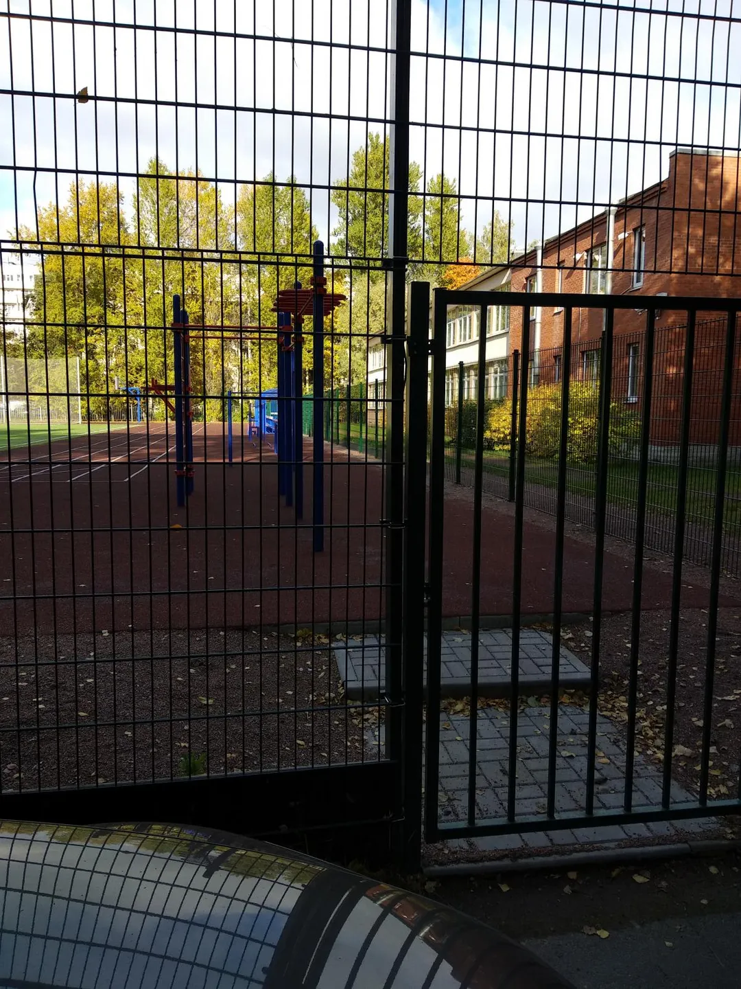 Abs Bench at Calisthenics Park at проспект Маршала Блюхера, Санкт-Петербург – photo 4 of 9