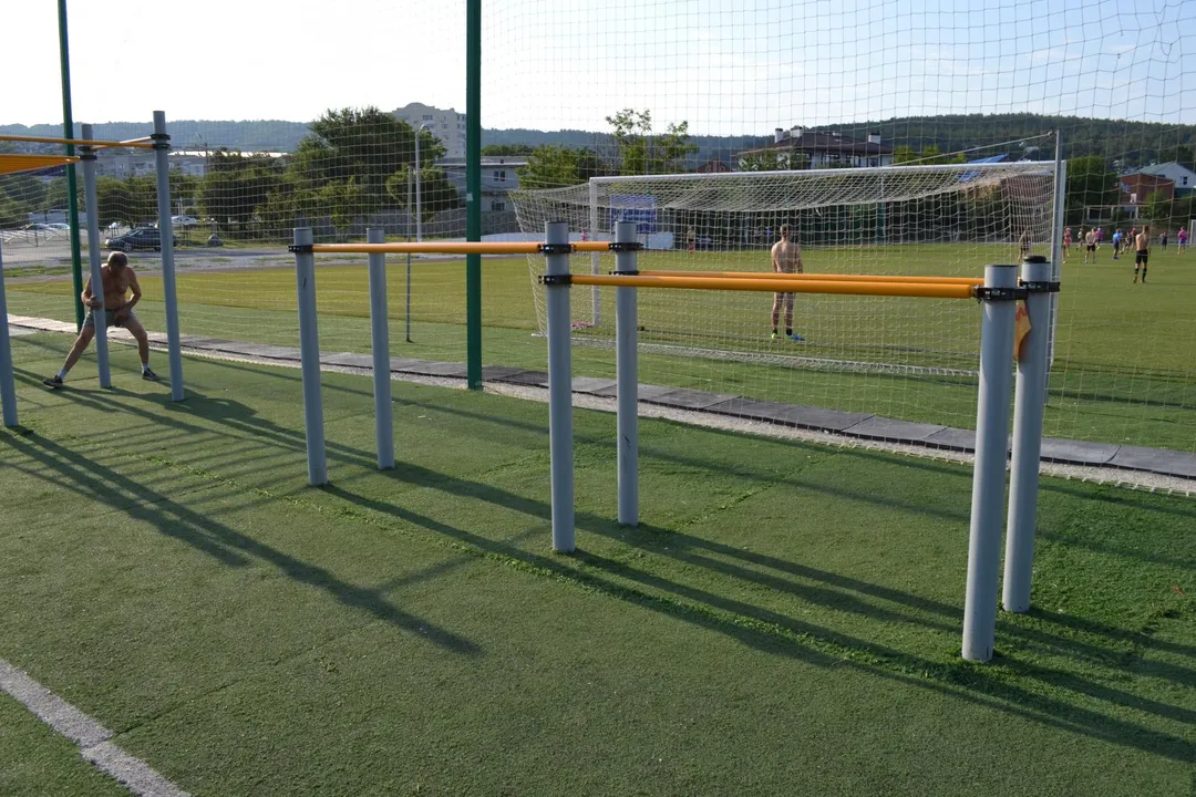Рукохід на майданчику Calisthenics Park at Юность, Дивноморское – фото 3 з 5