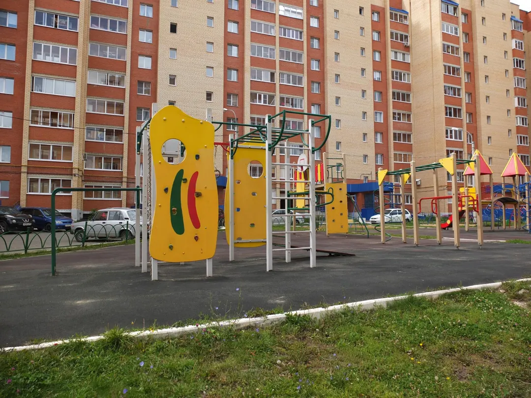 Monkey Bars at Calisthenics Park at улица Попова, Саранск – photo 3 of 3