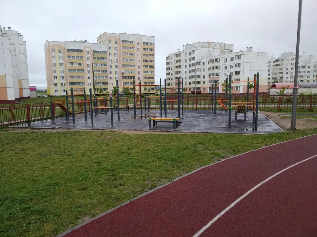 Pull Up Bar at Calisthenics Park at вуліца Судзілоўскага, Салігорск – photo 1 of 3