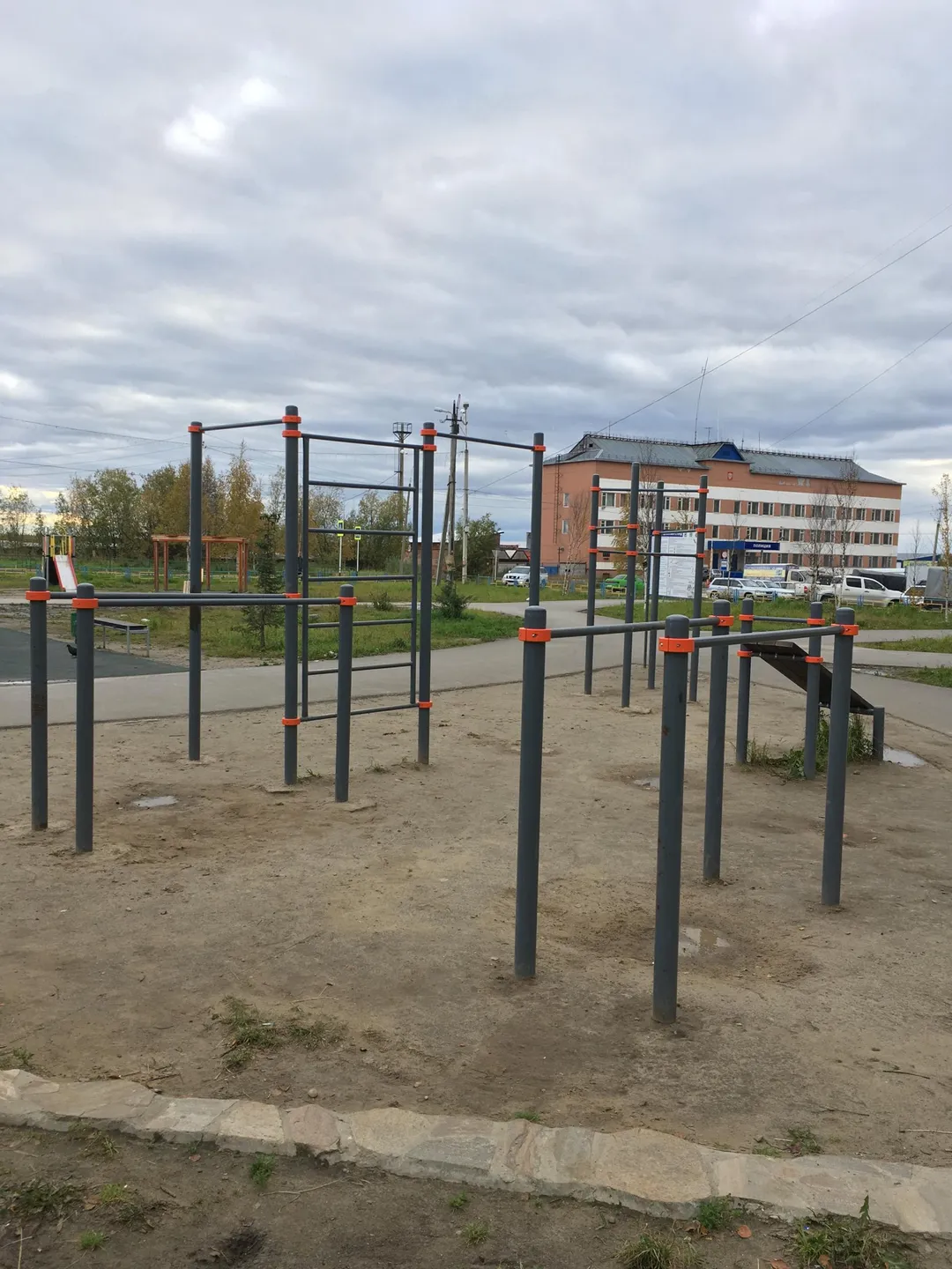 Sbarra per trazioni presso Outdoor Gym #wp2666 in Усинск – foto 1 di 1