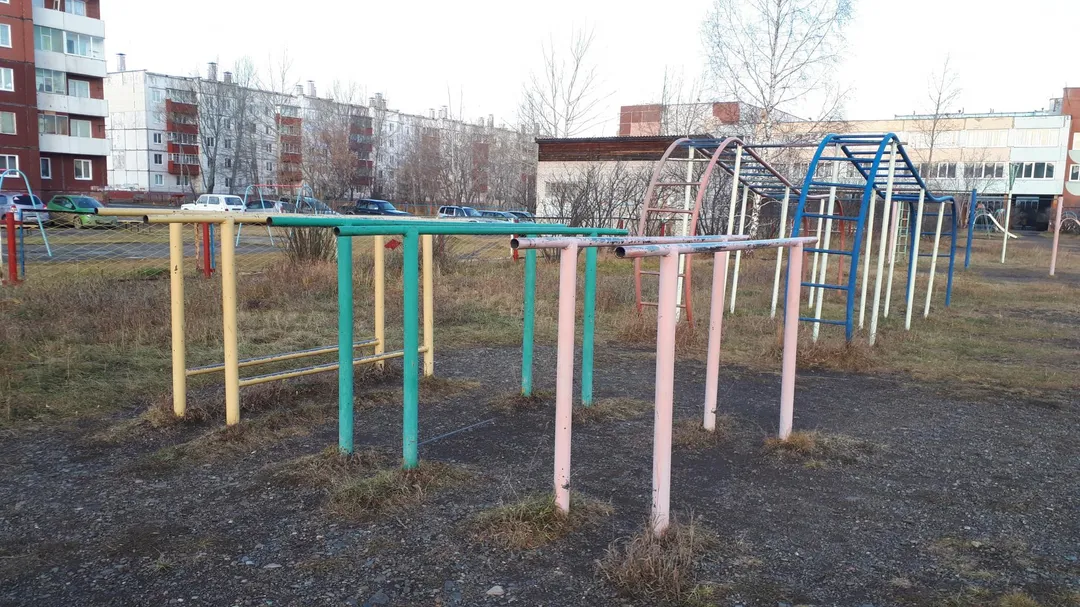 Рукохід на майданчику Calisthenics Park at проспект Байконур, Шарыпово – фото 7 з 7